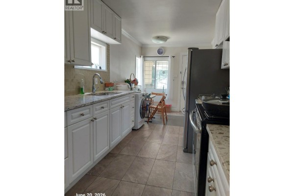 3638 E Pender Street, Vancouver, BC V5K2E4 Photo 4