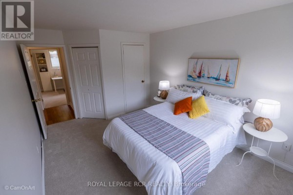 Bedroom 2 - 364 Dixon Boulevard, Newmarket, ON L3Y5C4 Photo 5