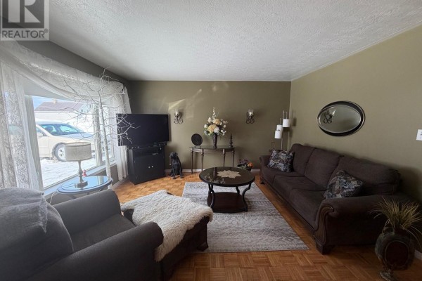 364 Eleventh Avenue, Cochrane, ON P0L1C0 Photo 3