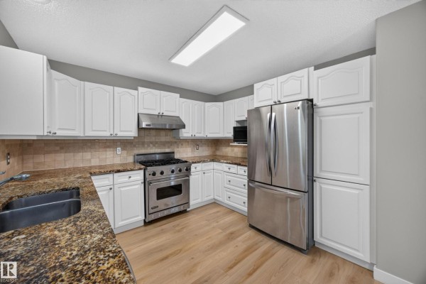 Kitchen - 3640 31 St Nw, Edmonton, AB T6T1J8 Photo 3