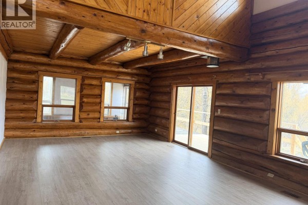 Dining room - 3642 Spokin Lake Road, 150 Mile House, BC V0K2G0 Photo 3