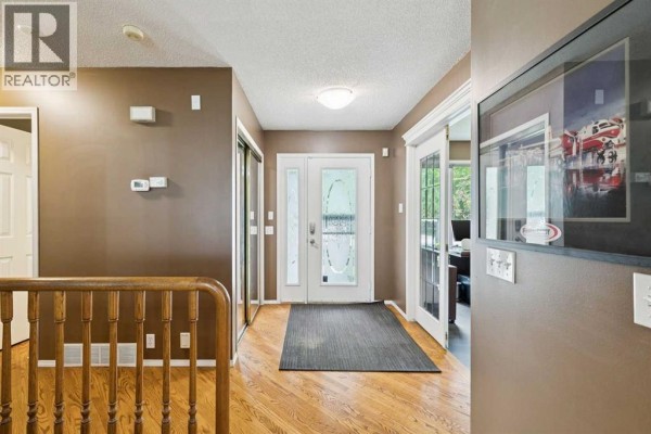 Den - 365 Sunmills Drive Se, Calgary, AB T2X2T5 Photo 4
