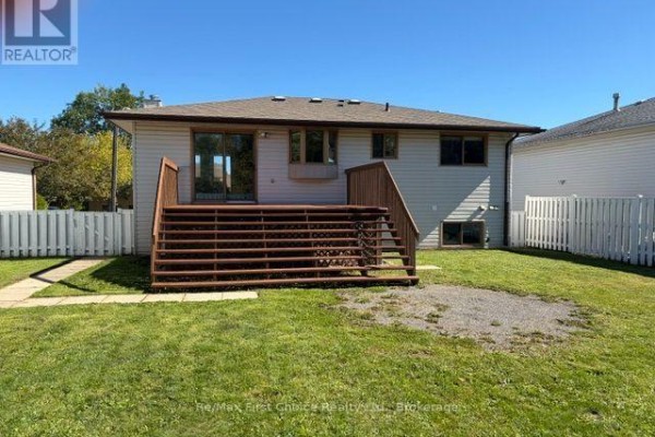 Primary Bedroom - 365 Wyndale Street, Thunder Bay, ON P7G1A1 Photo 2