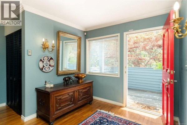 Ensuite - 3656 Cadboro Bay Rd, Oak Bay, BC V8R5K8 Photo 5