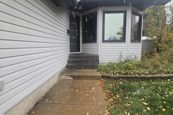3659 30 St Nw, Edmonton, AB, photo 2