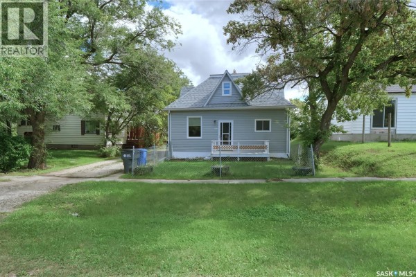 366 Central Street, Central Butte