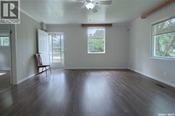 Living room - 366 Central Street, Central Butte, SK S0H0T0 Photo 3