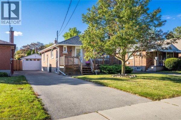 4pc Bathroom - 366 East 17th Street, Hamilton, ON L9A4N2 Photo 2