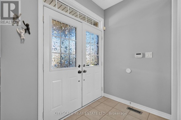 366 Montreal Circle, Hamilton, ON L8E0C7 Photo 4