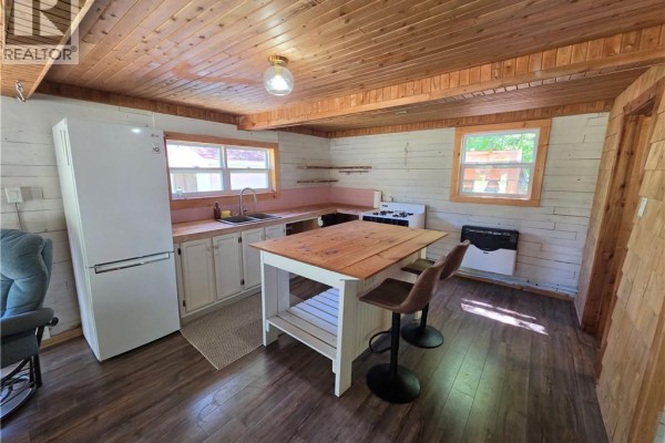 Kitchen - 366 Thomas Ouest Road, Beresford, NB E8K2A8 Photo 2
