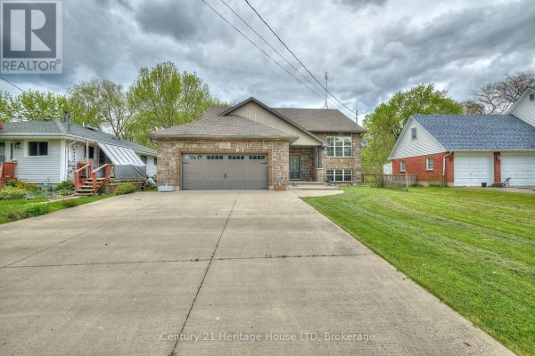 Kitchen - 3660 Brunswick Avenue, Fort Erie, ON L0S1B0 Photo 4