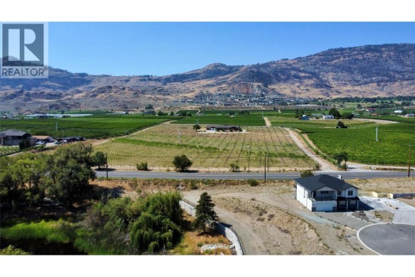 3660 Lobelia Drive, Osoyoos, BC, photo 2