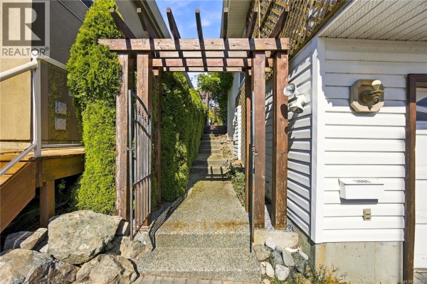 Bonus Room - 3665 Glen Oaks Dr, Nanaimo, BC V9T5L3 Photo 4