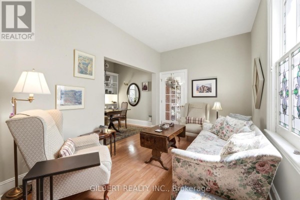 367 Charlton Avenue W, Hamilton, ON, photo 3