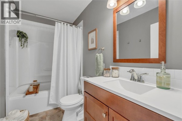 Bedroom - 367 Douglas Avenue, Penticton, BC V2A2V1 Photo 5
