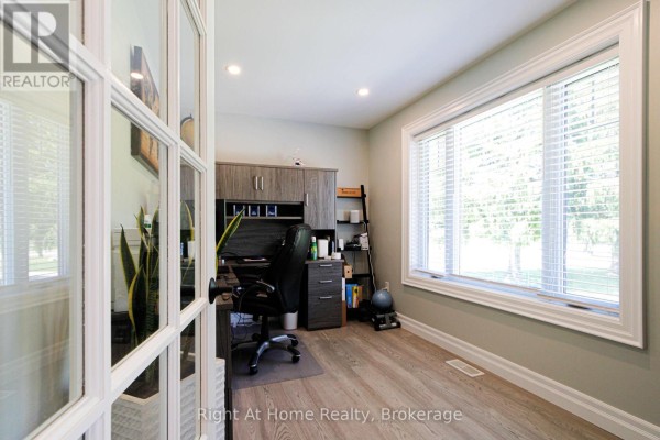 Family room - 367 Golf Club Road, Hamilton, ON L0R1P0 Photo 5