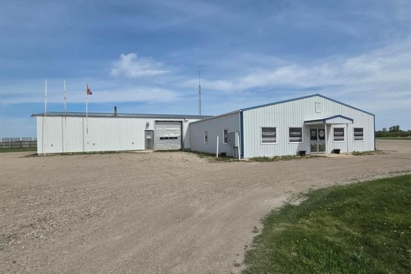367 South Railway Avenue E, Crystal City, MB R0K0N0 Photo 2