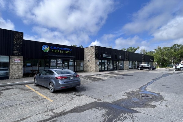 3670 Roblin Blvd, Winnipeg, MB R3R0E1 Photo 4