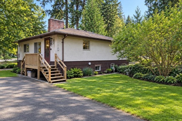 3675 208 Street, Langley, BC V3A4X6 Photo 2