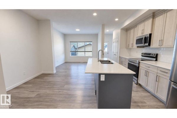 Kitchen - 3676 Erlanger Rd Nw, Edmonton, AB T6M1J6 Photo 3