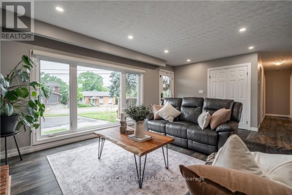 Kitchen - 368 Caithness Street, Haldimand, ON N3W1C9 Photo 5