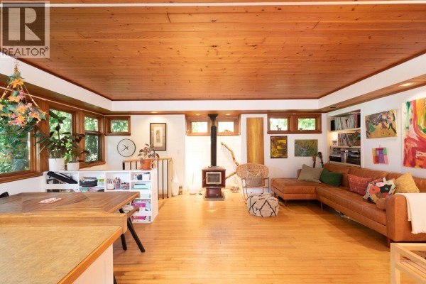 368 Eagles Nest Road, Bowen Island, BC V0N1G1 Photo 5