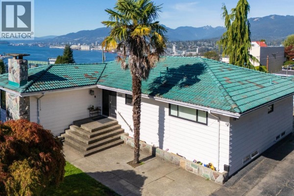 3681 Mcgill Street, Vancouver, BC V5K1J3 Photo 2