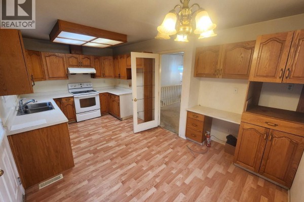 Eating area - 3681 Romanin Crescent, Prince George, BC V2N4S8 Photo 4