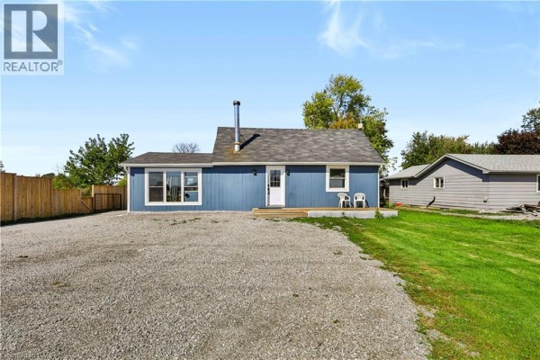 Living room - 3689 Highway 6, Hagersville, ON N0A1H0 Photo 2