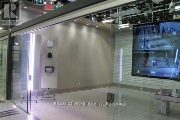 369 - 7250 Keele Street, Vaughan, ON L4K1Z8 Photo 2