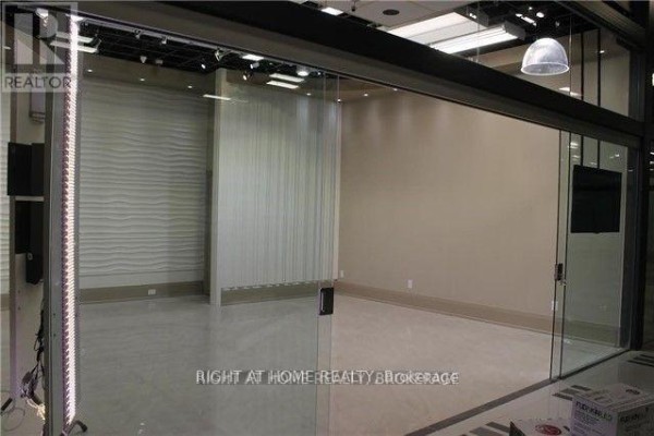 369 - 7250 Keele Street, Vaughan, ON L4K1Z8 Photo 4