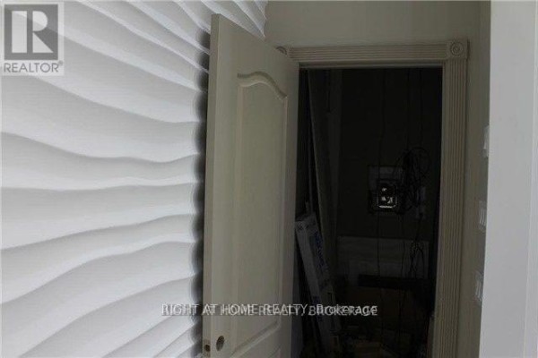 369 - 7250 Keele Street, Vaughan, ON L4K1Z8 Photo 5