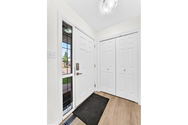 369 Brintnell Bv Nw Nw, Edmonton, AB, photo 3