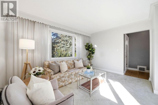 Living room - 369 Hounslow Avenue, Toronto, ON M2R1H7 Photo 4
