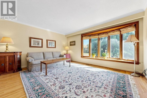 369 Osiris Drive, Richmond Hill, ON, photo 3