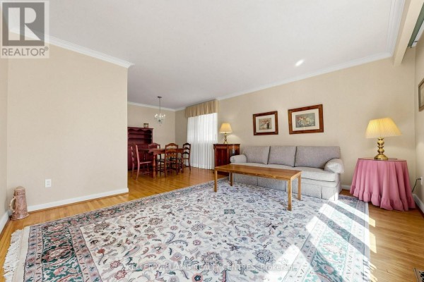 Dining room - 369 Osiris Drive, Richmond Hill, ON L4C2P6 Photo 5
