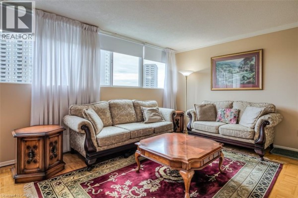 Den - 3695 Kaneff Crescent Unit# 612, Mississauga, ON L5A4B6 Photo 3