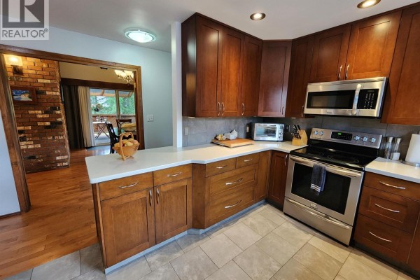 Bedroom 3 - 3696 Rosia Road, Prince George, BC V2K4Y6 Photo 4