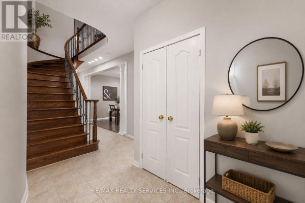 Eating area - 3696 Waterfall Crescent, Mississauga, ON L5N8G8 Photo 4