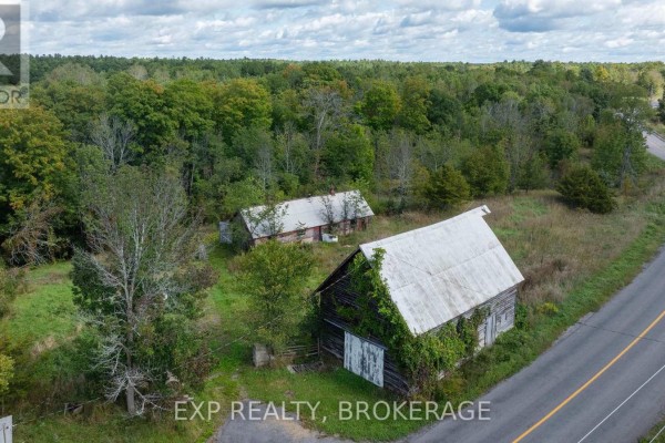 3697 Desert Lake Road, Frontenac, ON, photo 2