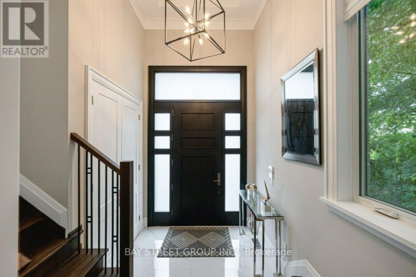 36a Doverwood Court, Toronto, ON, photo 2