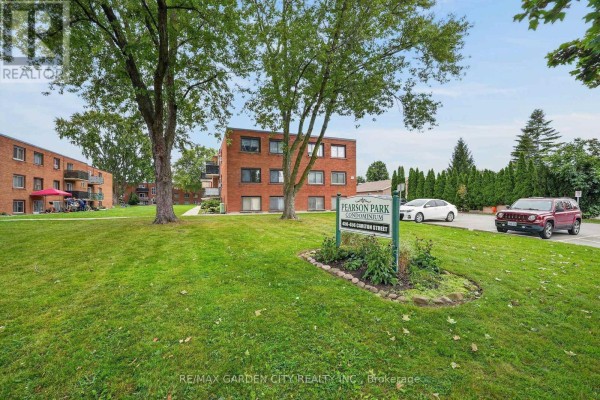Living room - 37 - 452 Carlton Street S, St  Catharines, ON L2M4X1 Photo 2