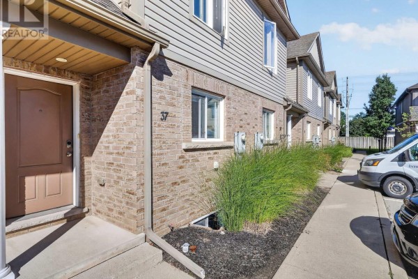 Kitchen - 37 - 6118 Kelsey Crescent, Niagara Falls, ON L2H0M6 Photo 3