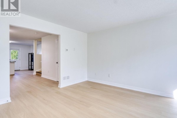 Living room - 37 - 6118 Kelsey Crescent, Niagara Falls, ON L2H0M6 Photo 4