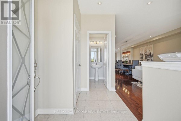 Kitchen - 37 - 8900 Bathurst Street, Vaughan, ON L4J8A7 Photo 3