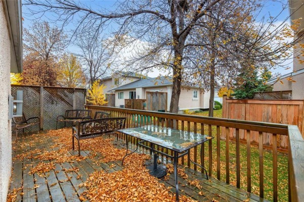 Living room - 37 650 Warde Avenue, Winnipeg, MB R2N3Z7 Photo 4