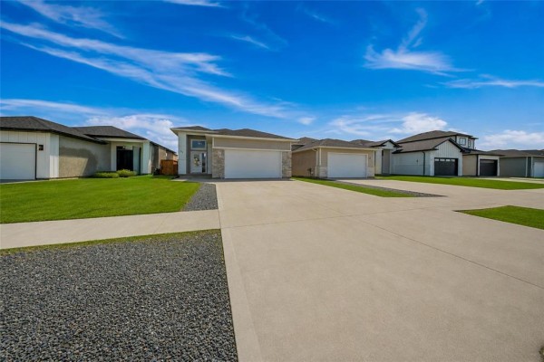 Kitchen - 37 Aberdeen Drive, Niverville, MB R0A0A1 Photo 3