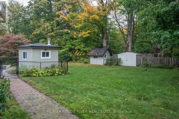 Bathroom - 37 Acland Crescent, Toronto, ON M1C1N5 Photo 3