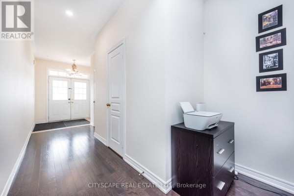 Family room - 37 Aspermont Crescent, Brampton, ON L6P3Z5 Photo 2