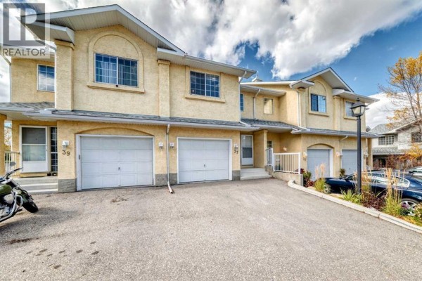 Pantry - 37 Beddington Gardens Ne, Calgary, AB T3K4N9 Photo 2